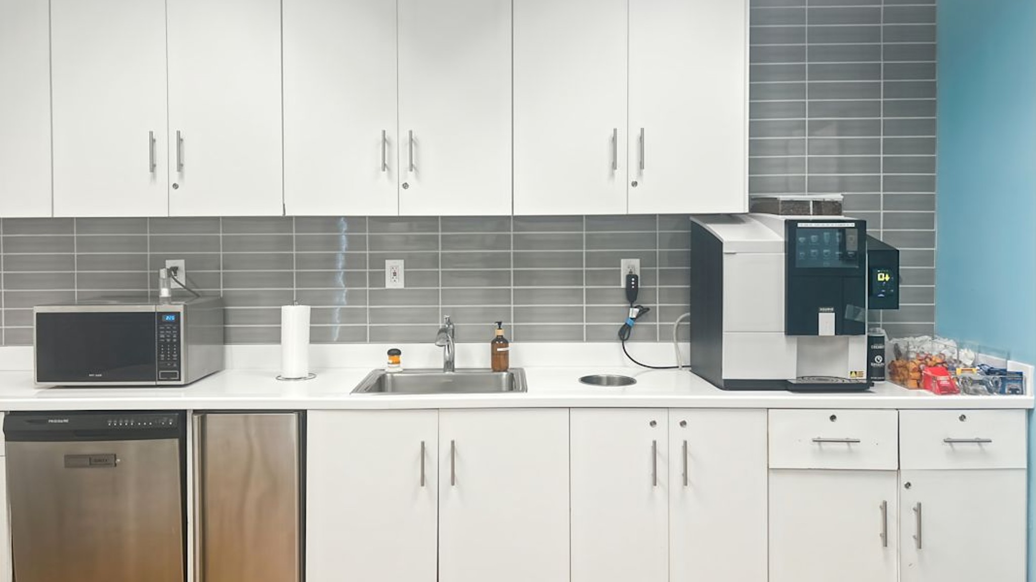 Images of 1800 Pembrook Drive
