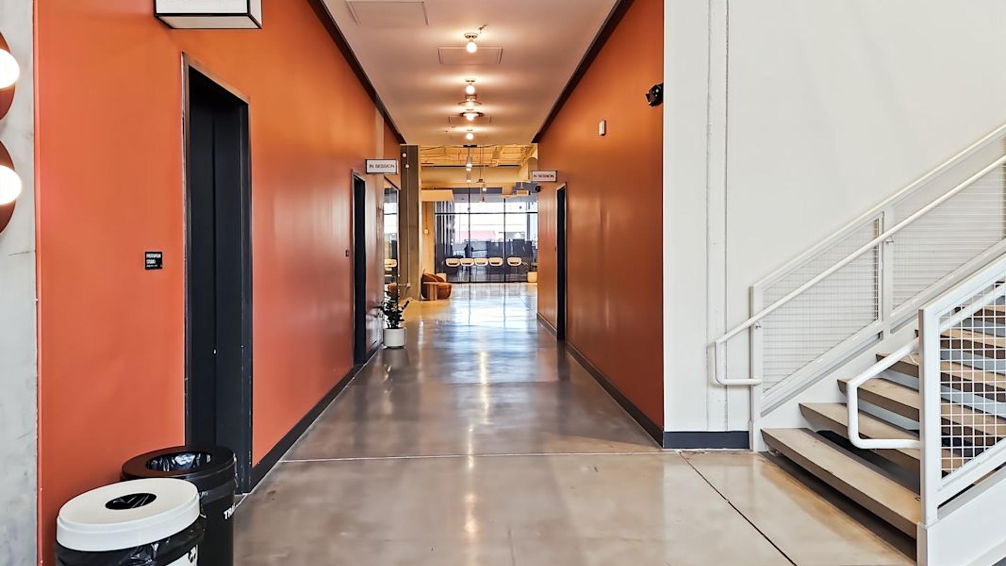 Images of 200 W Monroe St
