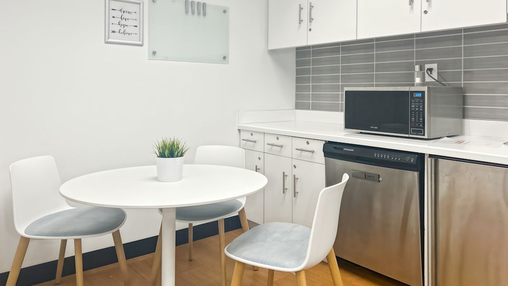 Images of 1800 Pembrook Drive