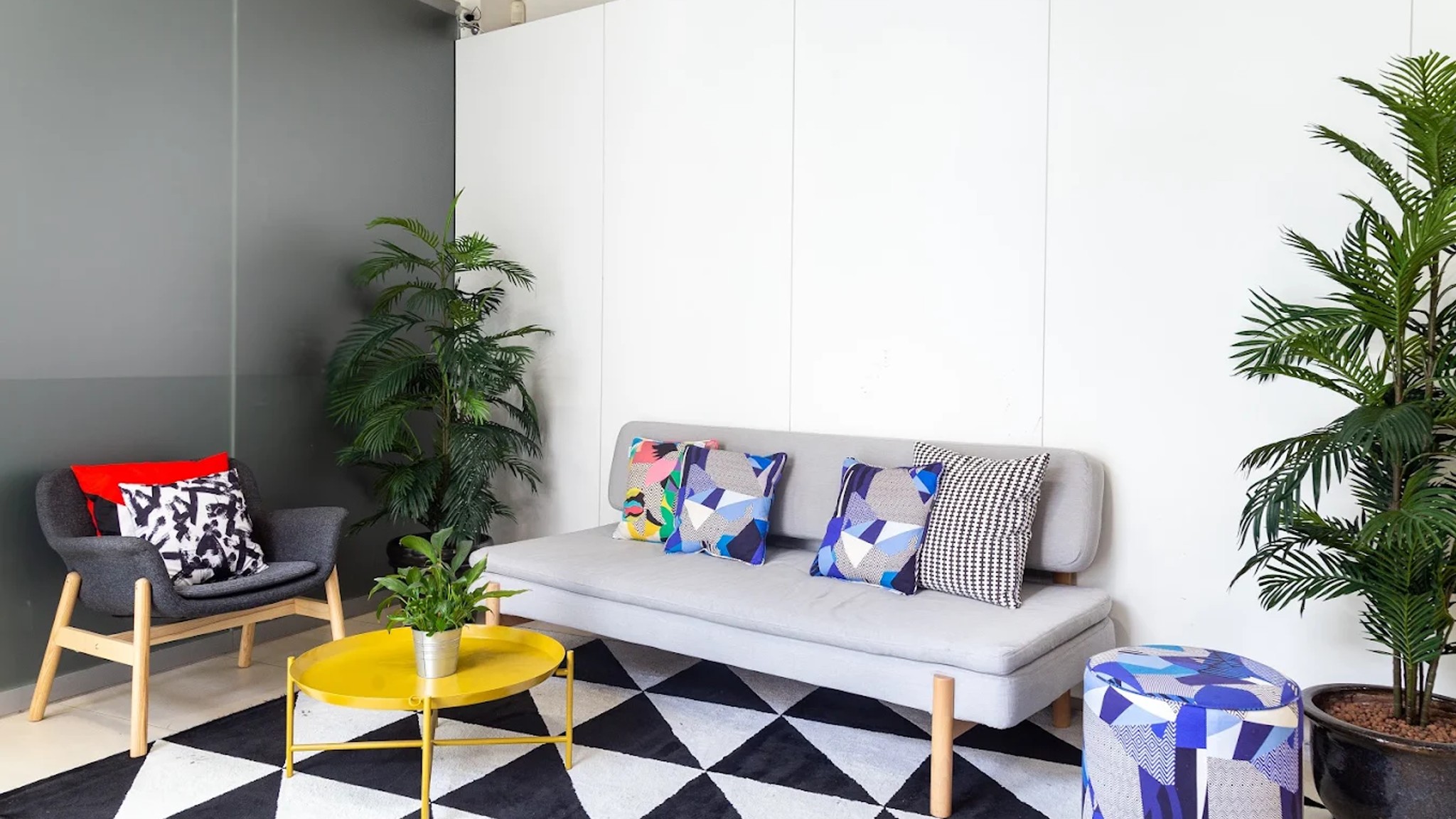 Images of Huckletree D2