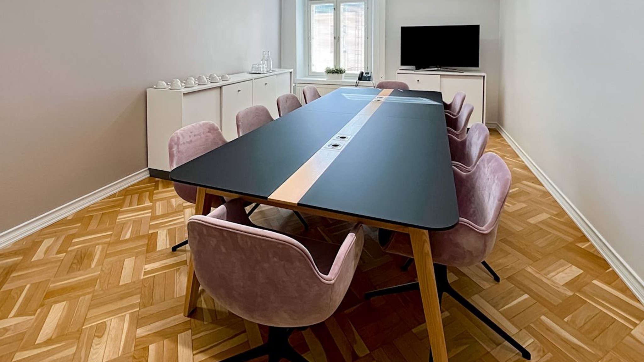 Images of Luna House