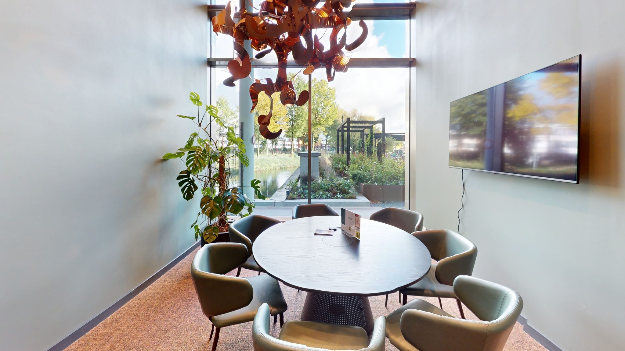 Images of Co-Office Keynes Building