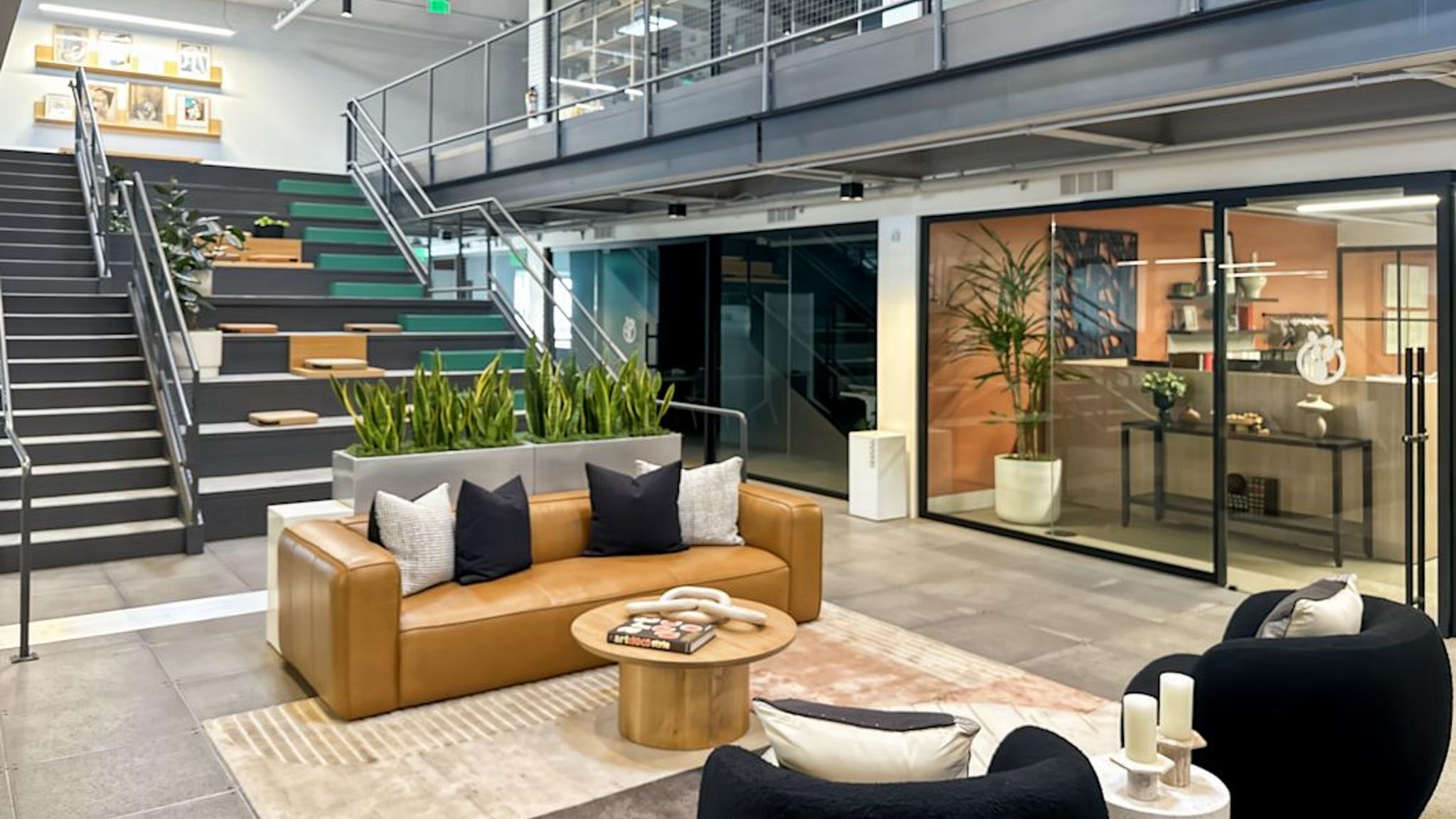Images of 555 W Turney Ave