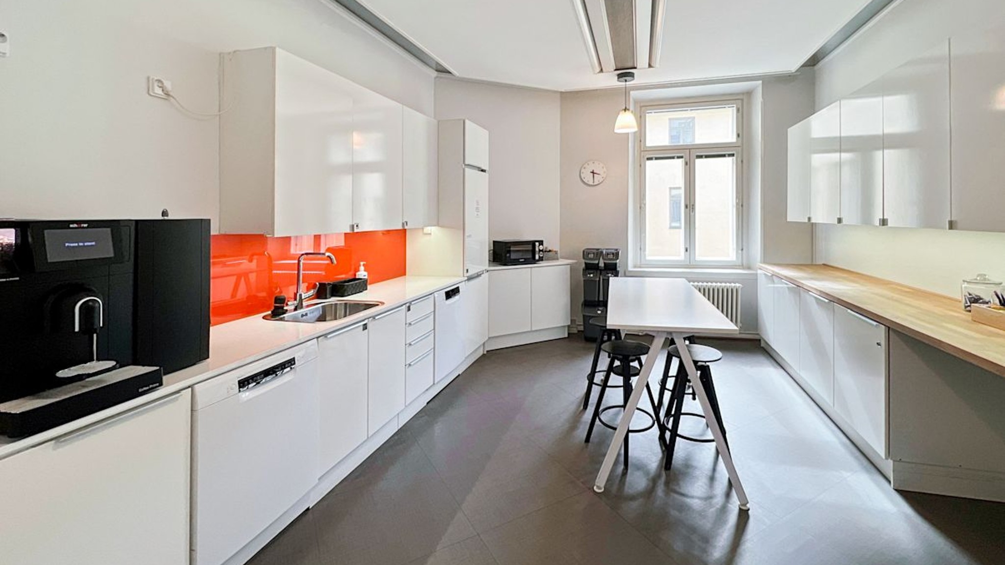 Images of Luna House